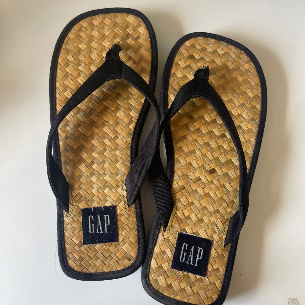 GAP Black and Tan Flip Flops
